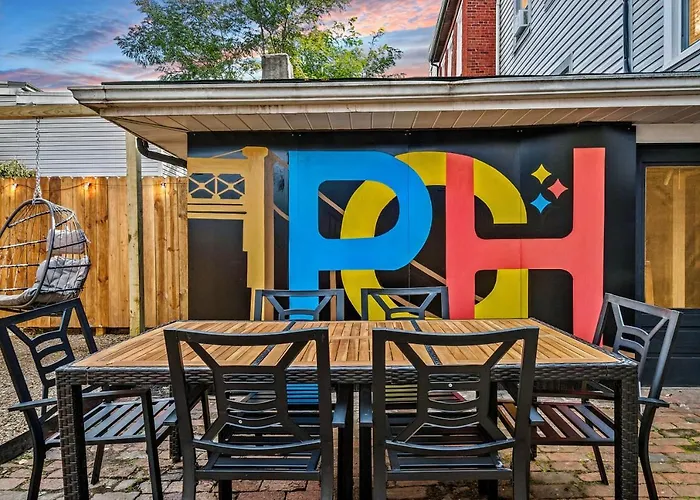 Apartment Cozy Southside Pitt W/ Pool Table +yard